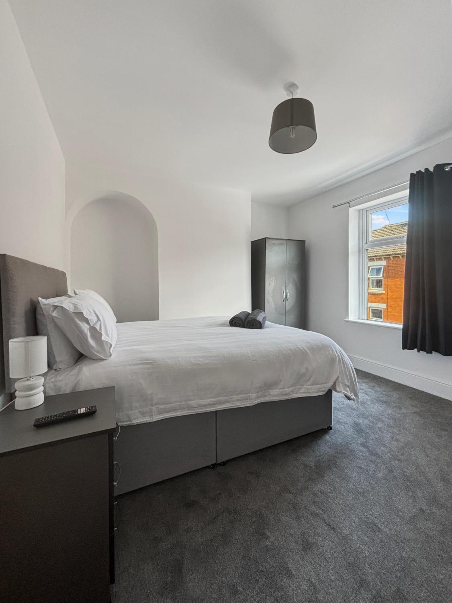 Amaya One -3 Bedroom Townhouse - With Garden - Close To Town Centre - Sleeps 7 Грантем Экстерьер фото
